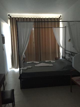 Chrysa Hotell