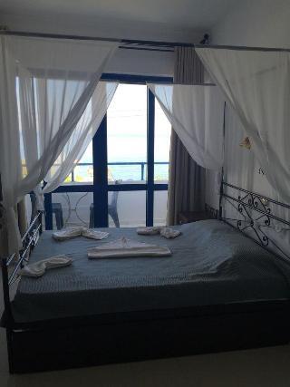 Chrysa Hotell *