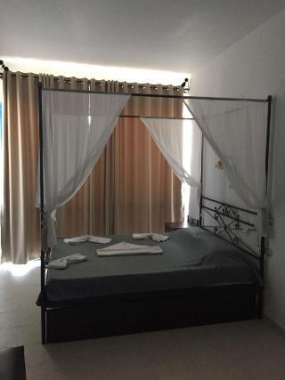 Chrysa Hotell