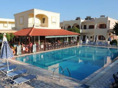 Chrysa Hotell *