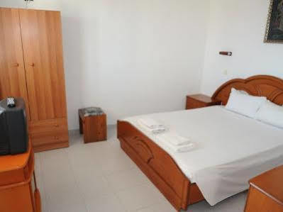 Chrysa Hotell *