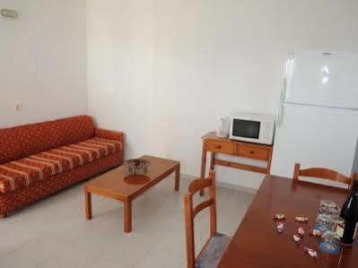 Chrysa Hotell *